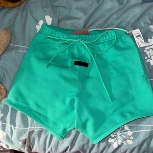 MINT GREEN ESSENTIAL SHORTS